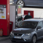 La rebaja de los carburantes del Gobierno enfrenta a las pequeñas gasolineras con Repsol, Cepsa y BP