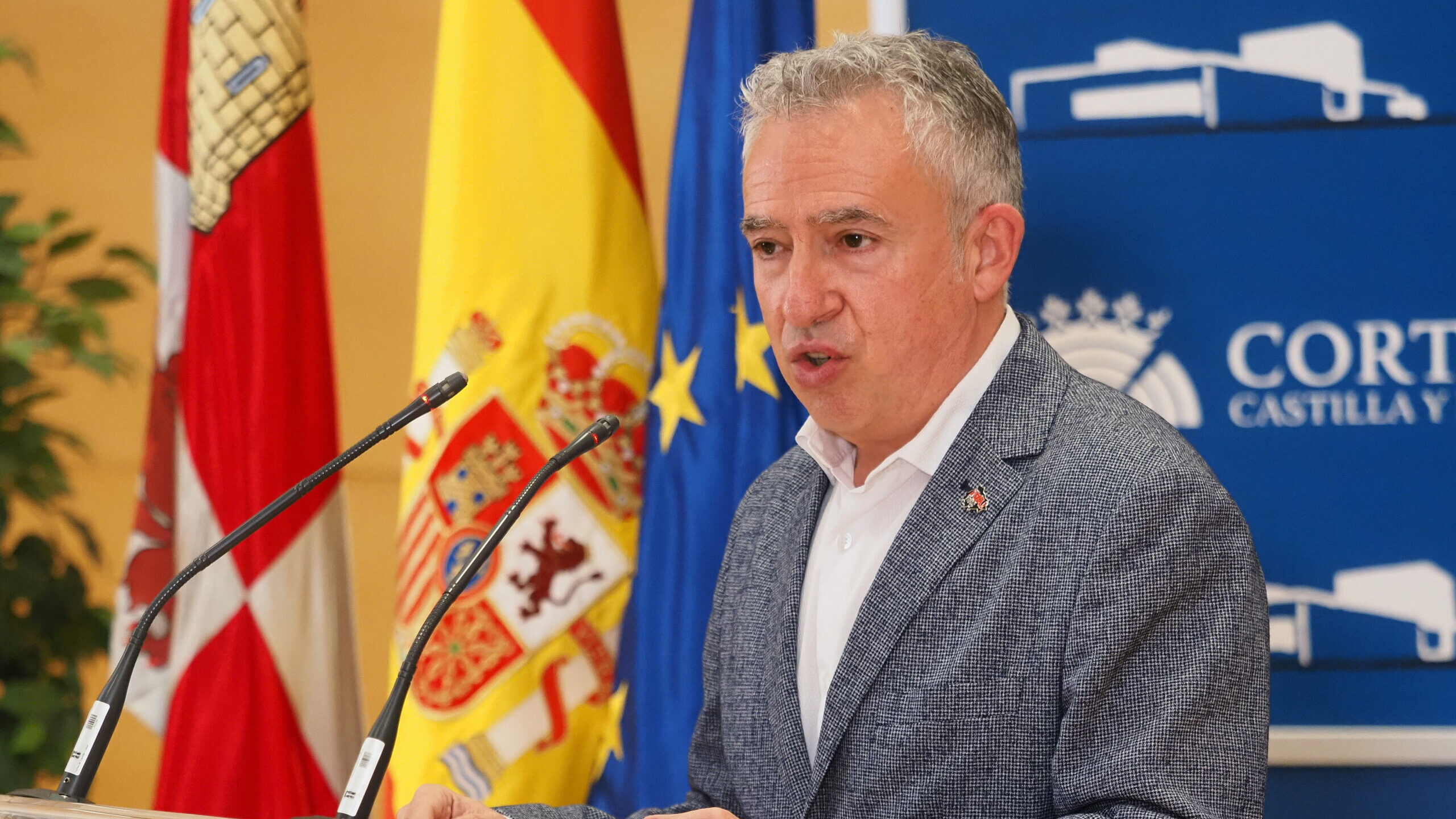 Soria Ya ‘encarece’ su voto y se abre a apoyar al PSOE para que presida las Cortes de CyL