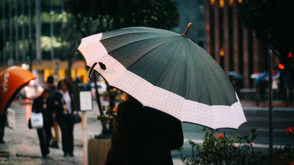 El tiempo hoy Aemet: Continúan las lluvias en las mitades norte y oeste de la península este martes