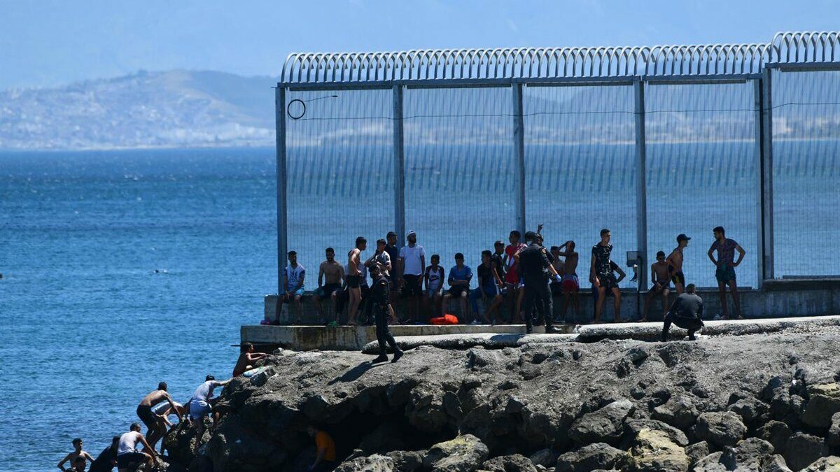 La situación en las vallas de Ceuta y Melilla tras el giro con Marruecos: "Reina la tranquilidad"