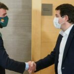 PP y Vox alcanzan un acuerdo de Gobierno 'in extremis' en Castilla y León