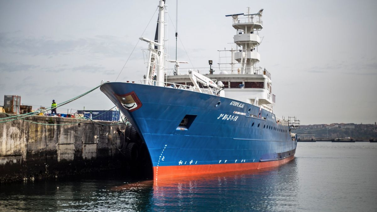 El gasoil estrangula al transporte: 3.000€ más por repostar un barco, 781€ más por un camión