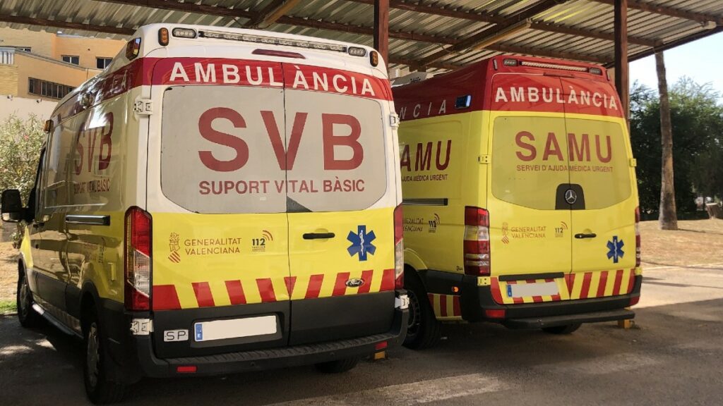 Una decena de heridos al salirse un autobús de la vía y volcar en Alicante