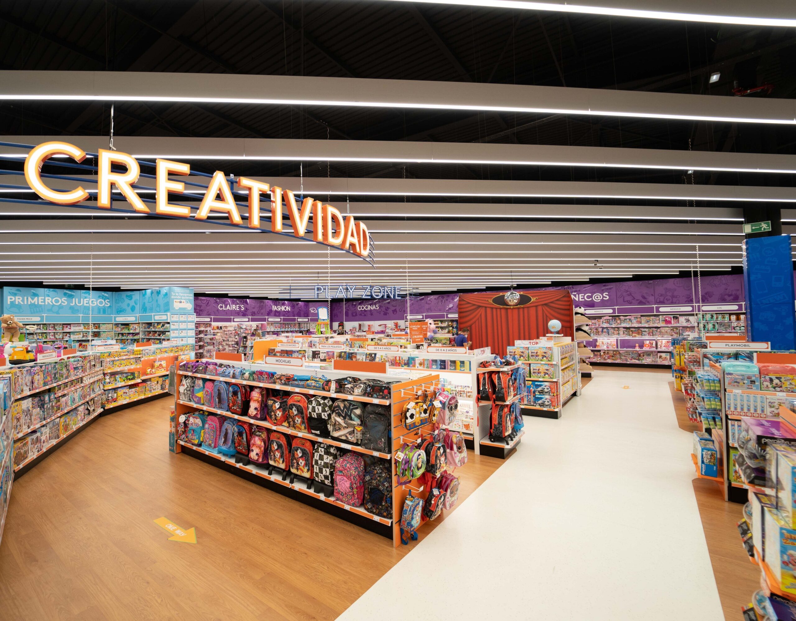 Toys'R'Us continúa con la reconversión de tiendas y reabre el primer espacio de Valencia