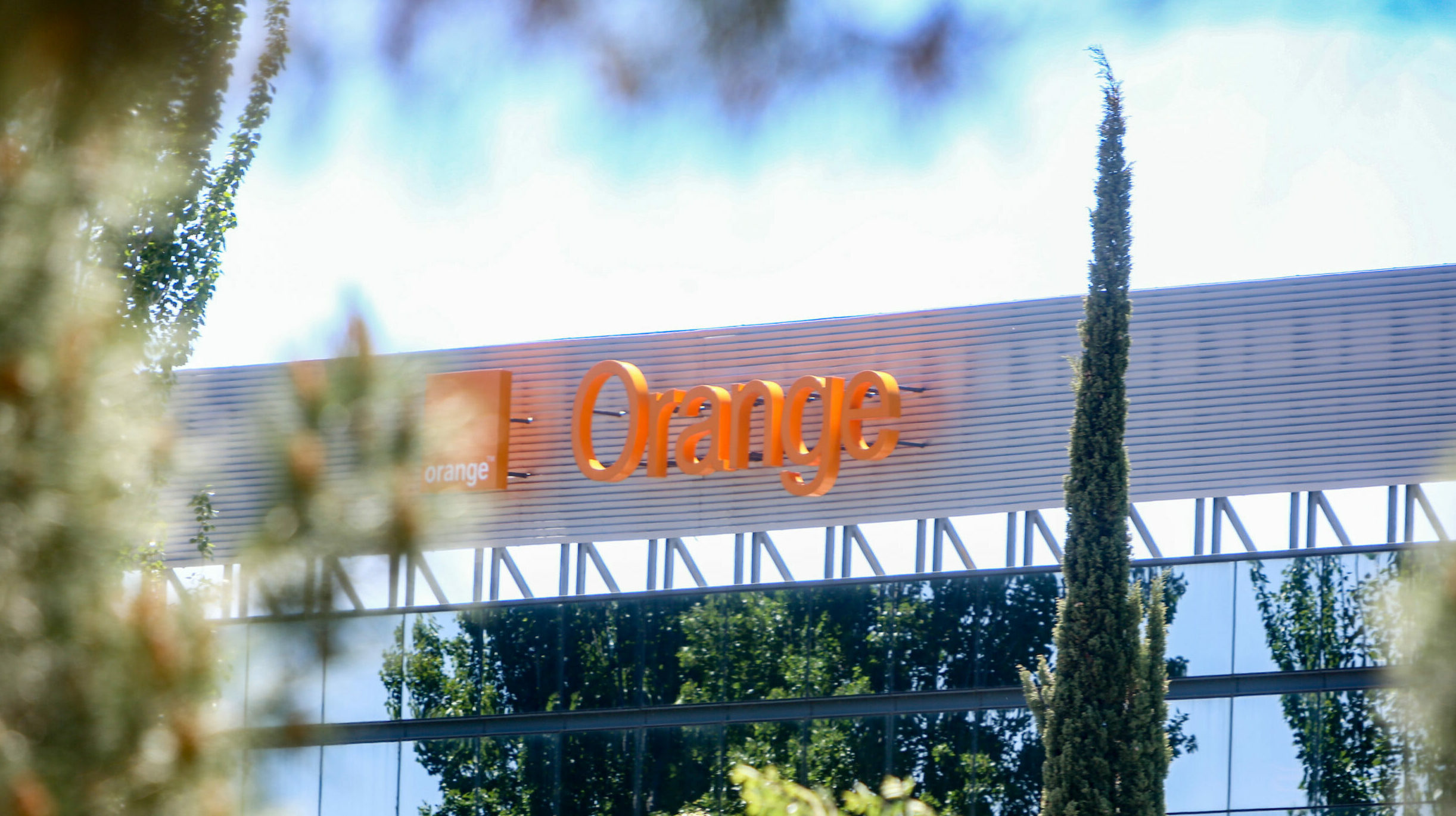 Orange sale de las pérdidas y gana 1.467 millones de euros hasta junio