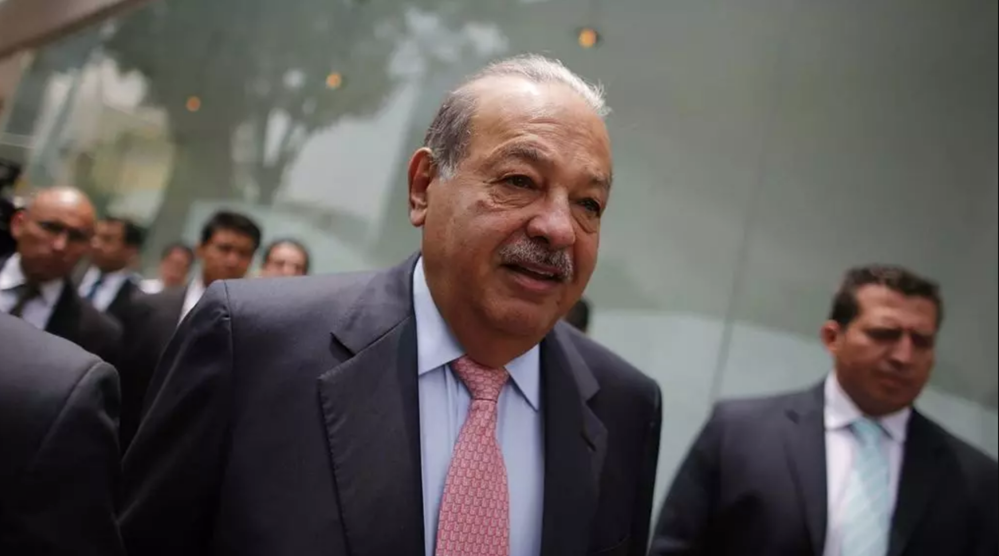 Carlos Slim, el magnate mexicano que controla FCC.
