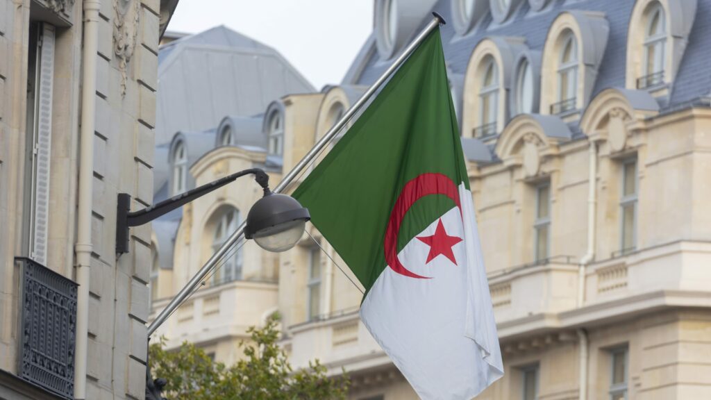 Argelia suspende el tratado de amistad con España por su 