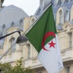 Argelia redobla la presión sobre España y congela las operaciones bancarias