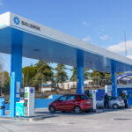 Los rivales ‘low cost’ de Repsol y Cepsa disparan su gasolina