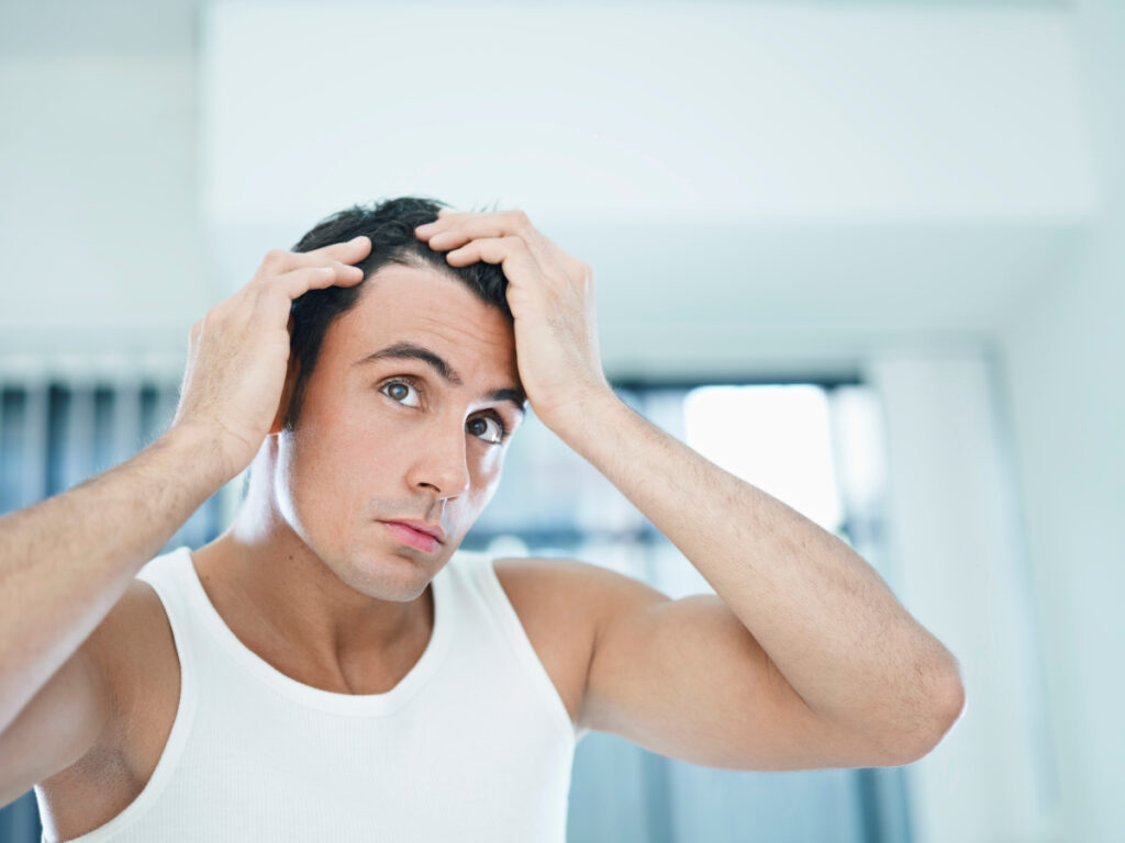 Siete hábitos diarios que provocan la caída del pelo