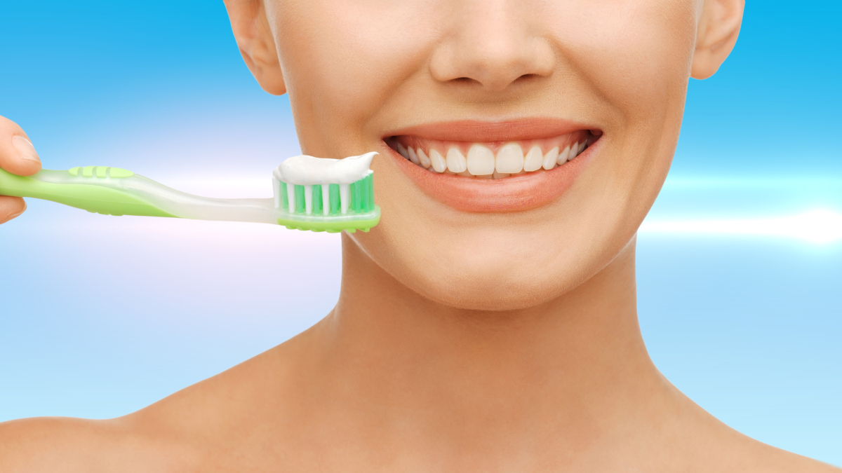Los nueve errores más frecuentes al lavarse los dientes que debes evitar