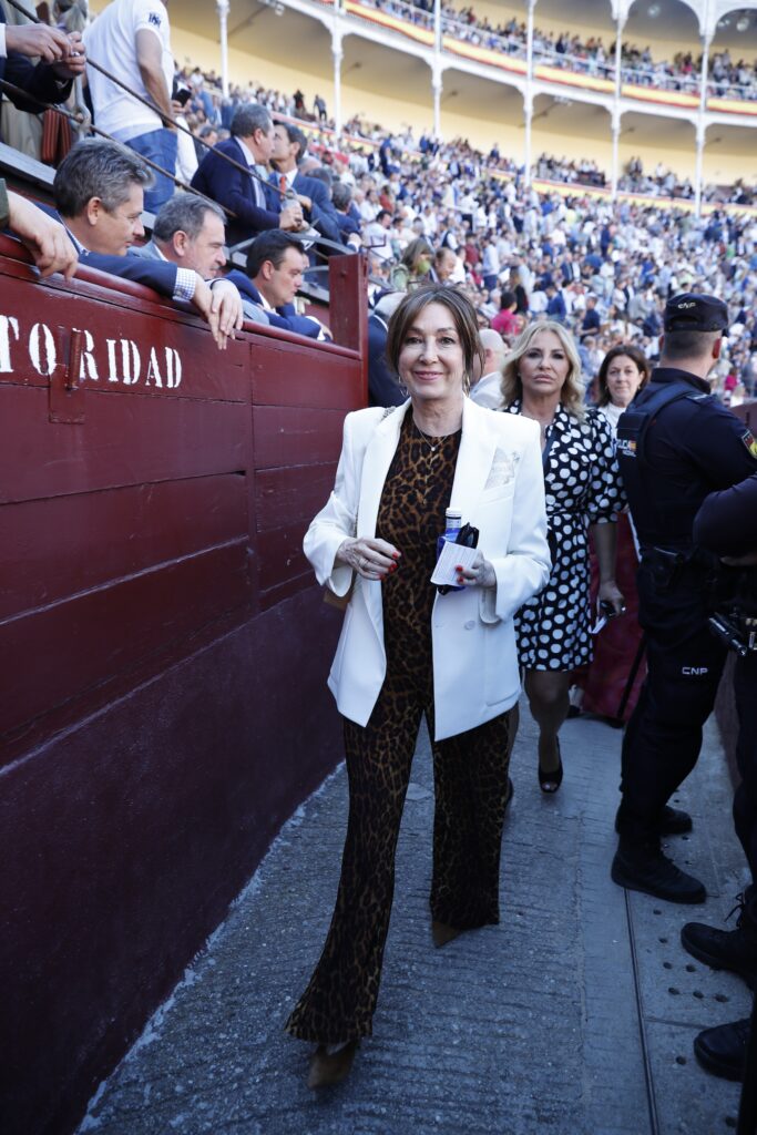 Ana Rosa, entrando en la plaza de toros de Las Ventas