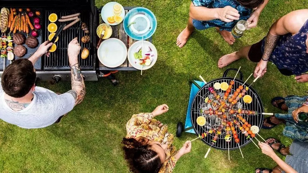 Elige la barbacoa portátil de mesa perfecta para las noches de verano