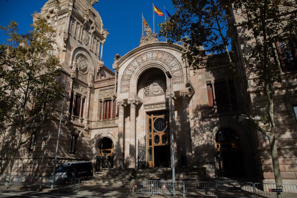 La Justicia catalana condena al Govern y obliga a enseñar el 25% en castellano a un alumno que lo demandó