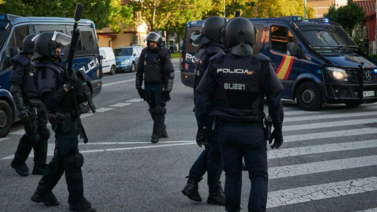 Varios Policías Nacionales antidisturbios.