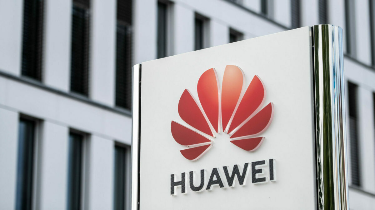 Huawei responde al veto alquilando en el Mobile un stand equivalente a dos  Bernabéu