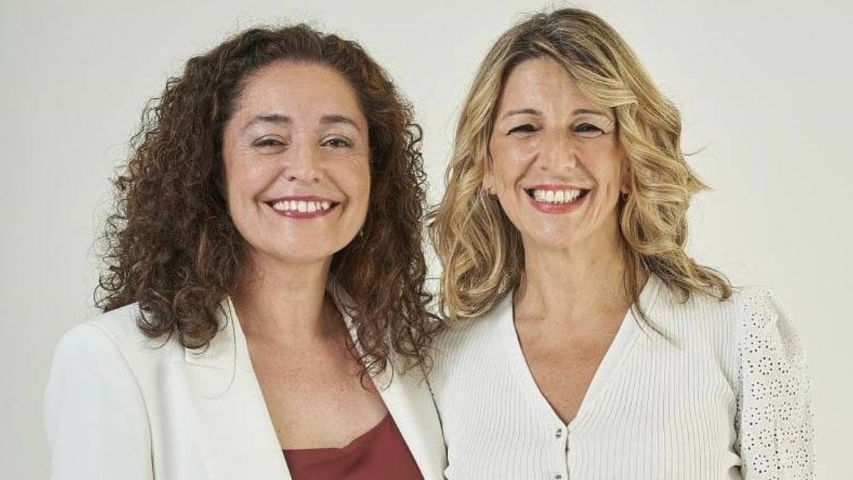 La candidata de la coalición 'Por Andalucía', Inma Nieto (i), junto a la vicepresidenta segunda, Yolanda Díaz.