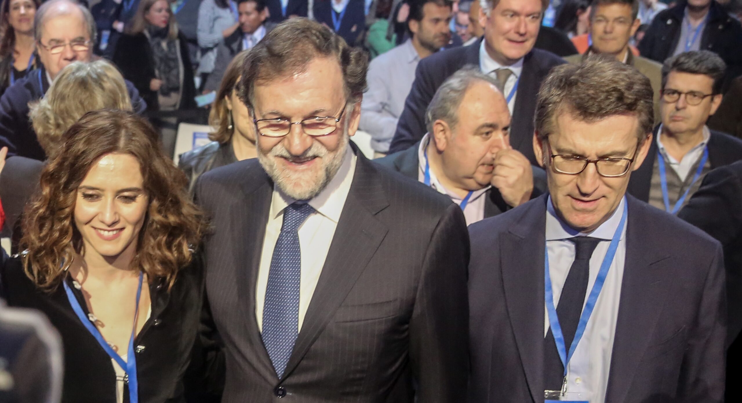 Ayuso invita a Aznar y a Rajoy a su congreso... pero no a Casado