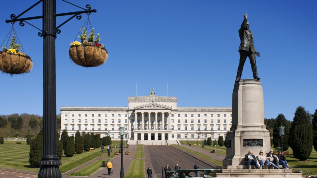 El Sinn Féin se acerca a su primera victoria en Irlanda del Norte en cien años