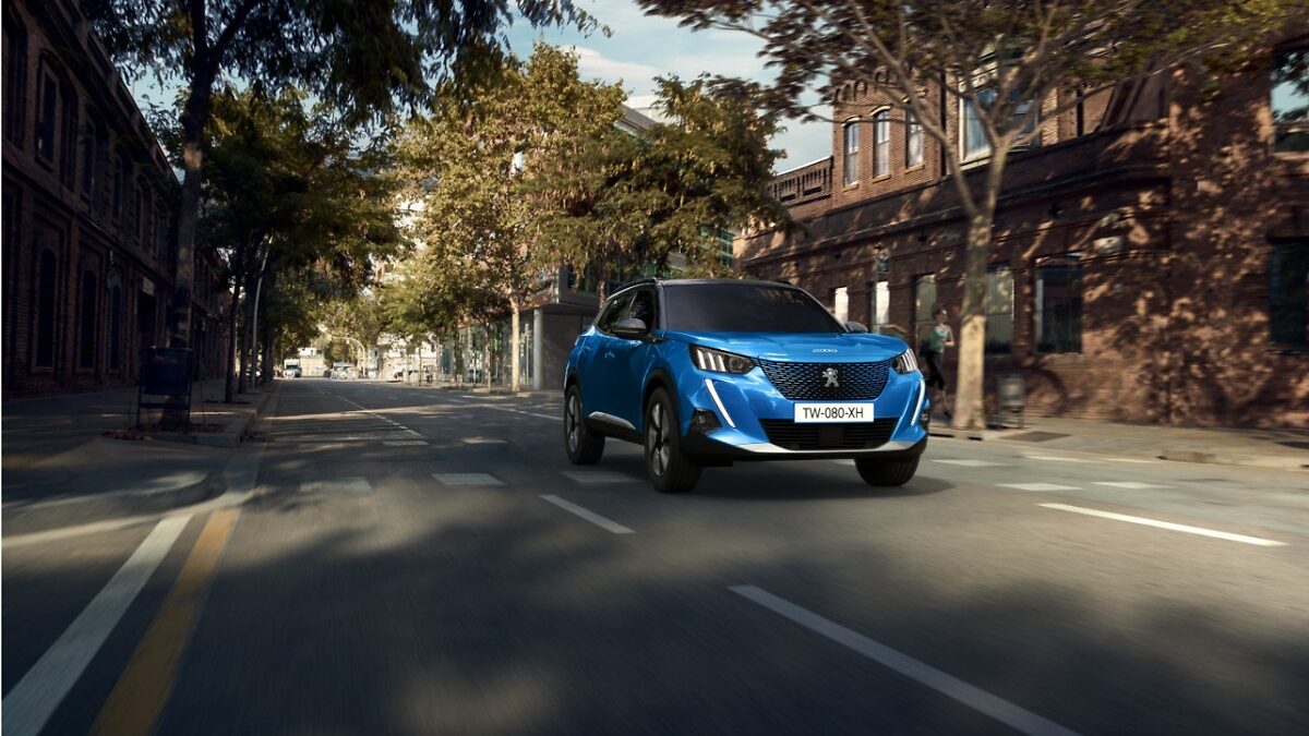 Peugeot venderá solo vehículos eléctricos a partir de 2030