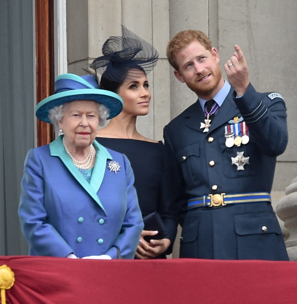 La reina Isabel II, el príncipe Harry y Meghan Markle