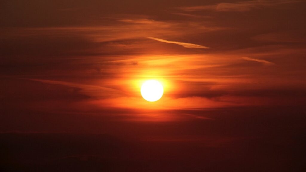 El intenso calor pone en alerta a cuatro comunidades, con máximas de 40 grados