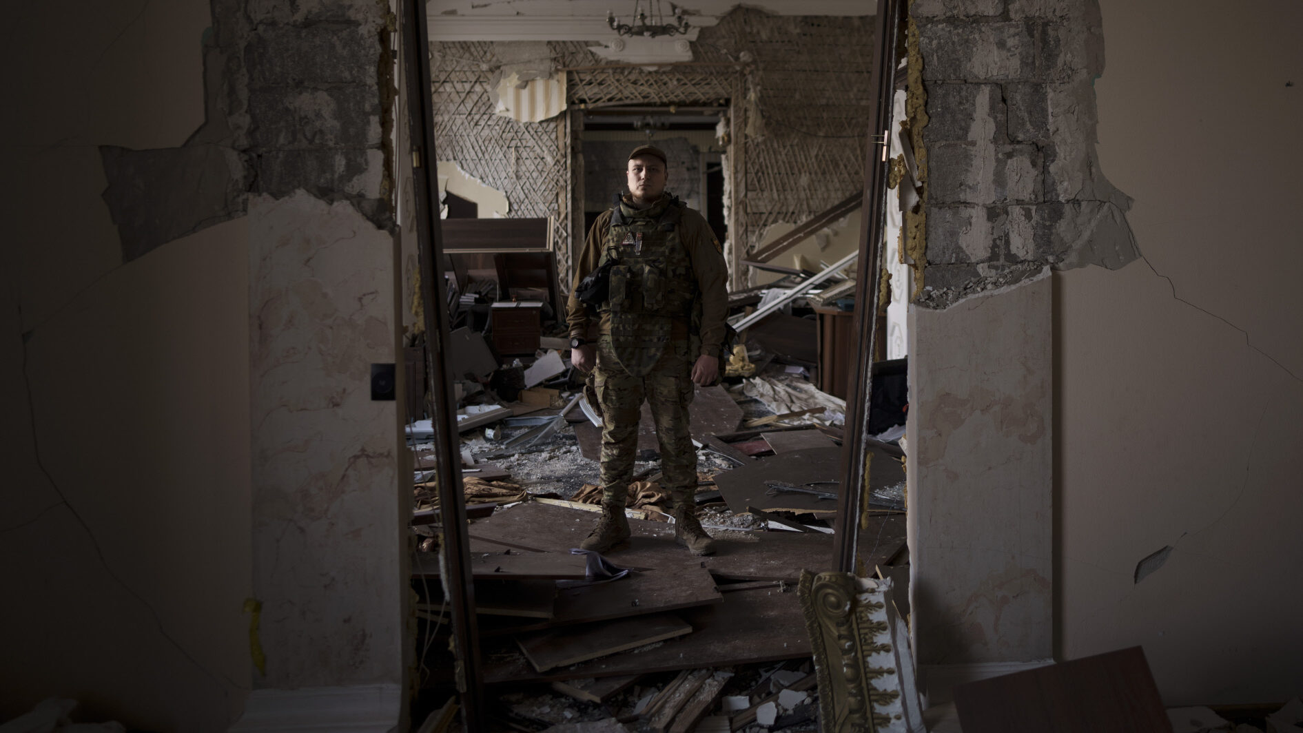 Un comandante del batallón de Azov posa ante la cámara