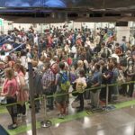 Colas en el control de pasaportes en el aeropuerto de Barajas