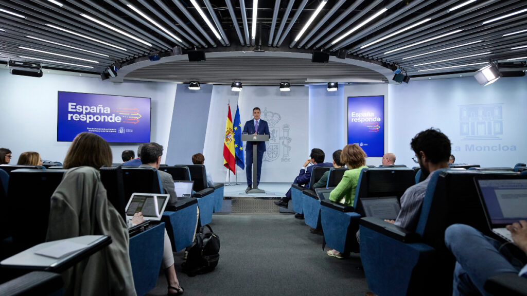 La factura del 'staff' de Sánchez, el papel de la prensa con Maduro y los fijos discontinuos