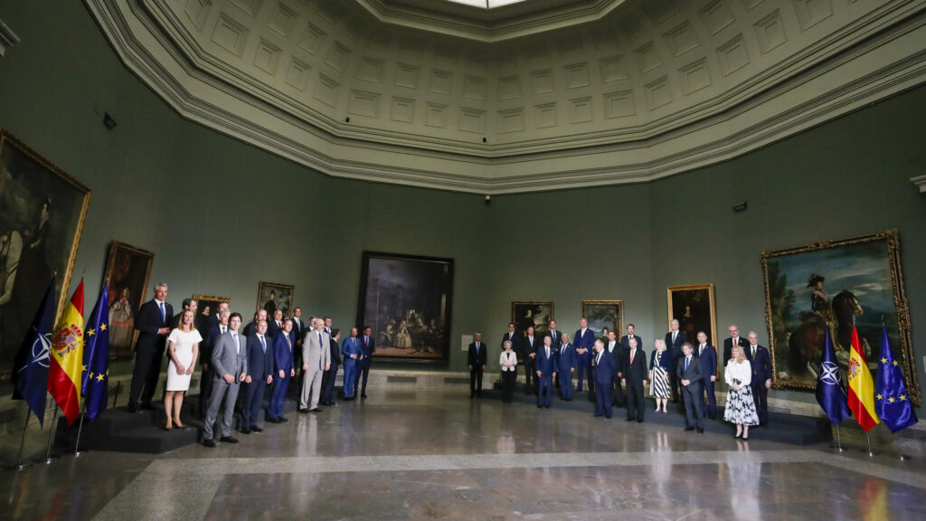La cena oficial de los miembros de la OTAN en el Prado en imágenes