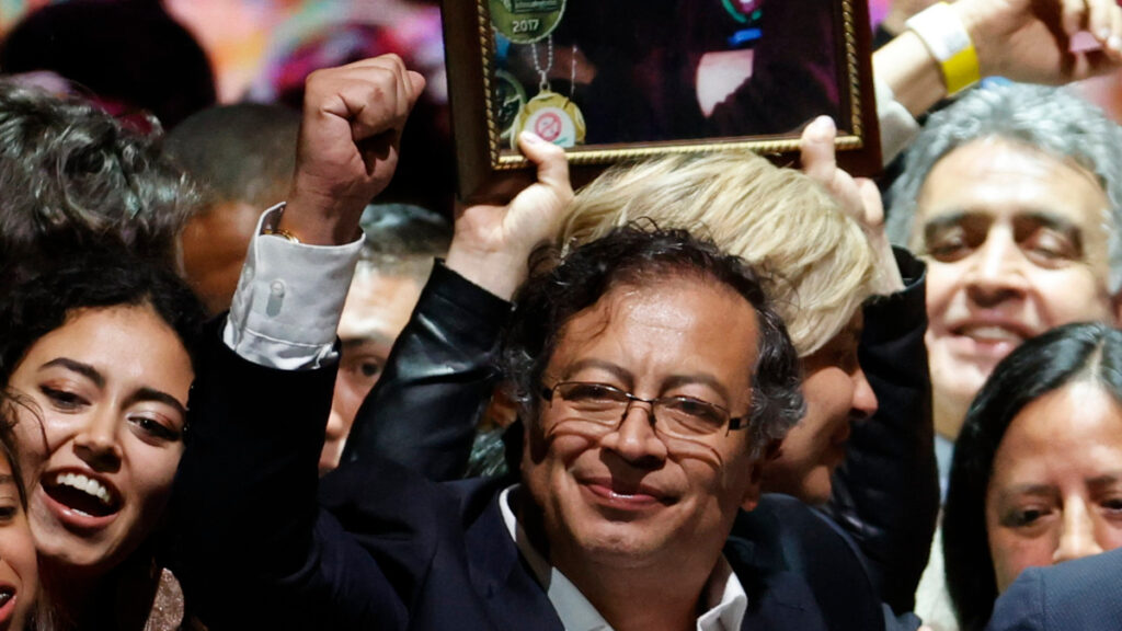 Gustavo Petro gana y sitúa por primera vez a la izquierda al frente de Colombia