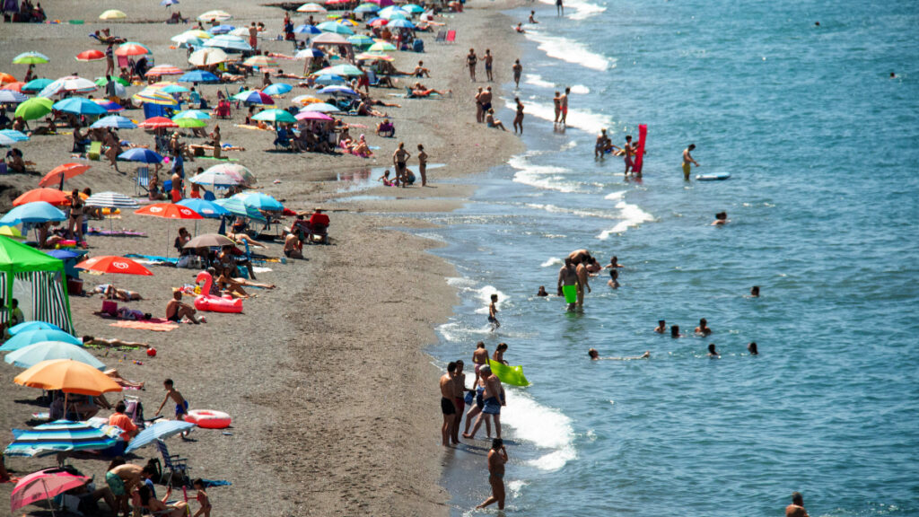 Alerta desde este domingo por la ola de calor: máximas en España de entre 34 y 43 grados