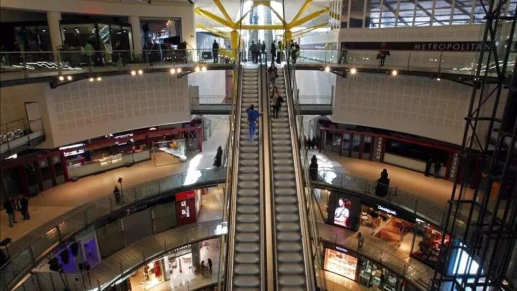 Los centros comerciales recuperan un 95% de las ventas de 2019 sin contar aún el impacto del calor