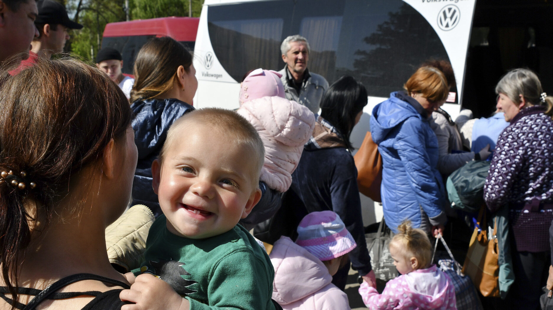 El Gobierno plantea dar 400 euros a las familias ucranianas fuera del sistema de acogida
