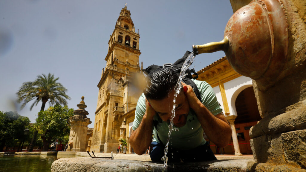 La ola de calor extremo no cesa: hasta 45ºC este domingo en Andalucía