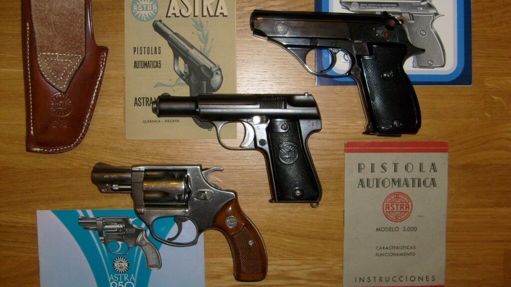 La Policía 'jubila' los viejos revólveres para agentes de paisano y busca 2.000 nuevas armas