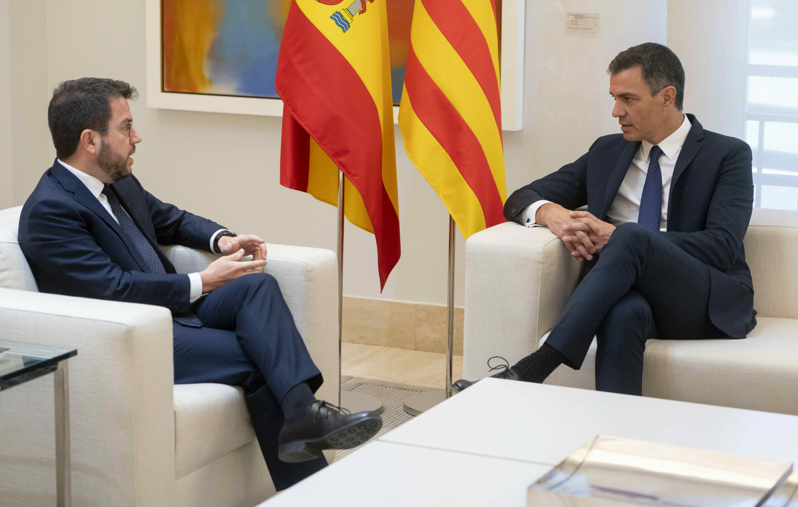 La ausencia de barones del PSOE facilita a Sánchez una "financiación autonómica a la carta" para Cataluña