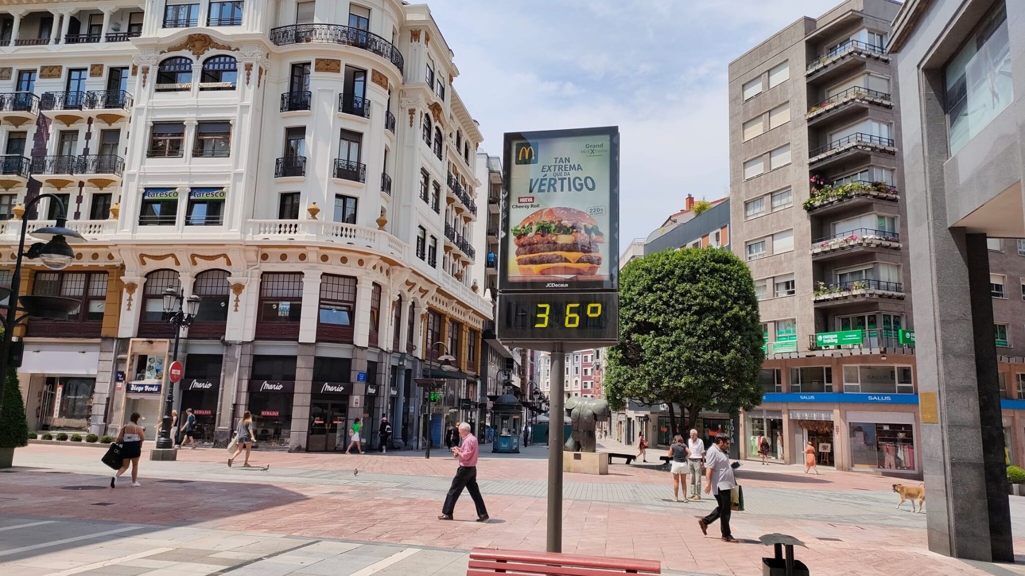 Imagen de un termómetro durante una ola de calor en España