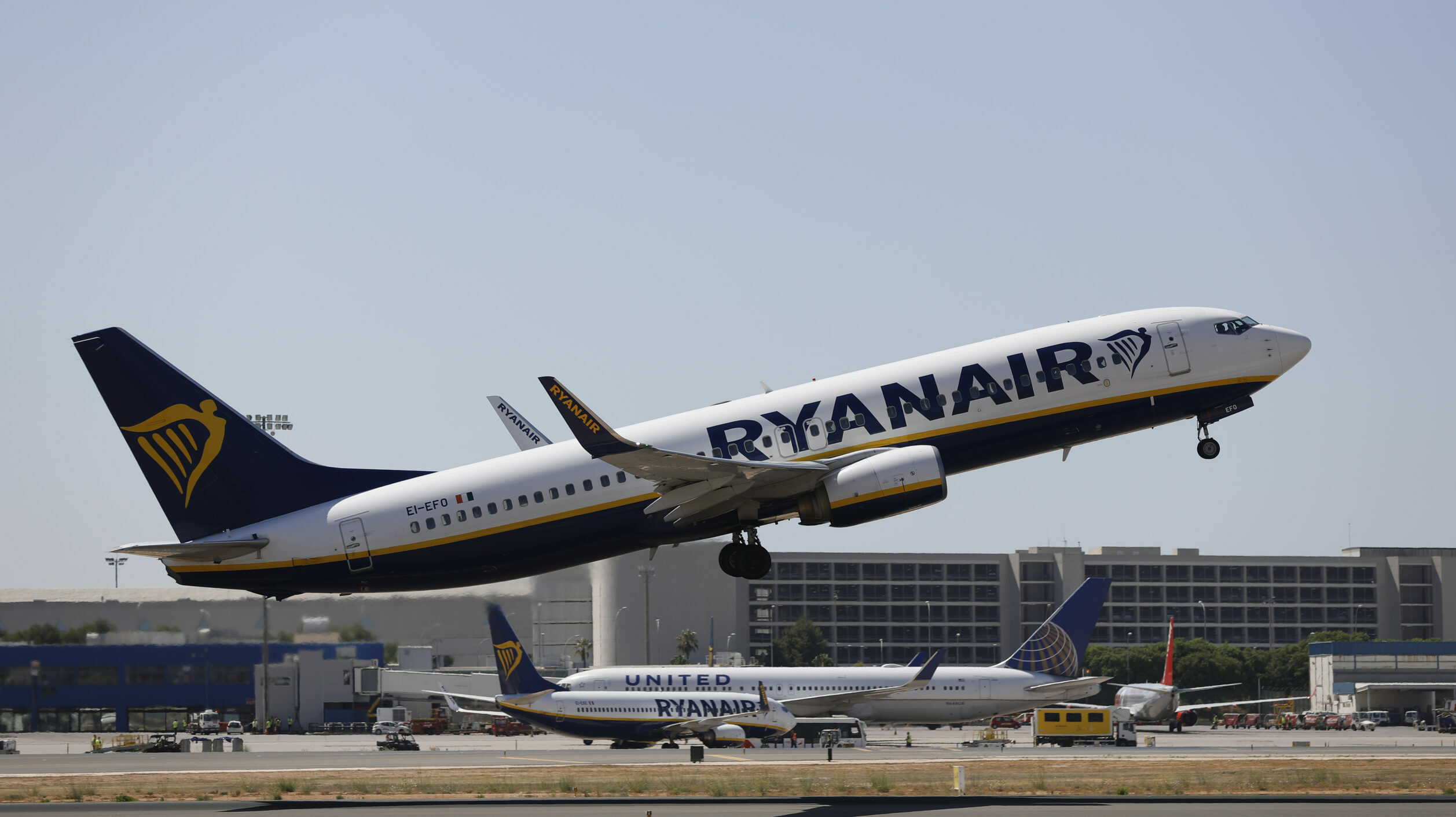 Ryanair volar más este invierno que en 2019 pese a subir los “hasta un