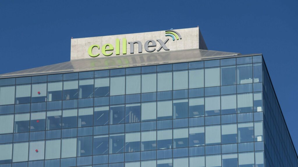 Cellnex pierde 170 millones hasta junio, un 153% más, por costes de crecimiento