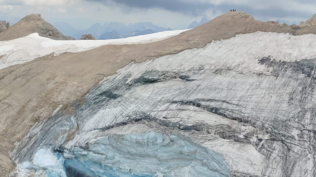Los servicios de búsqueda creen haber localizado una décima víctima en el glaciar de los Alpes