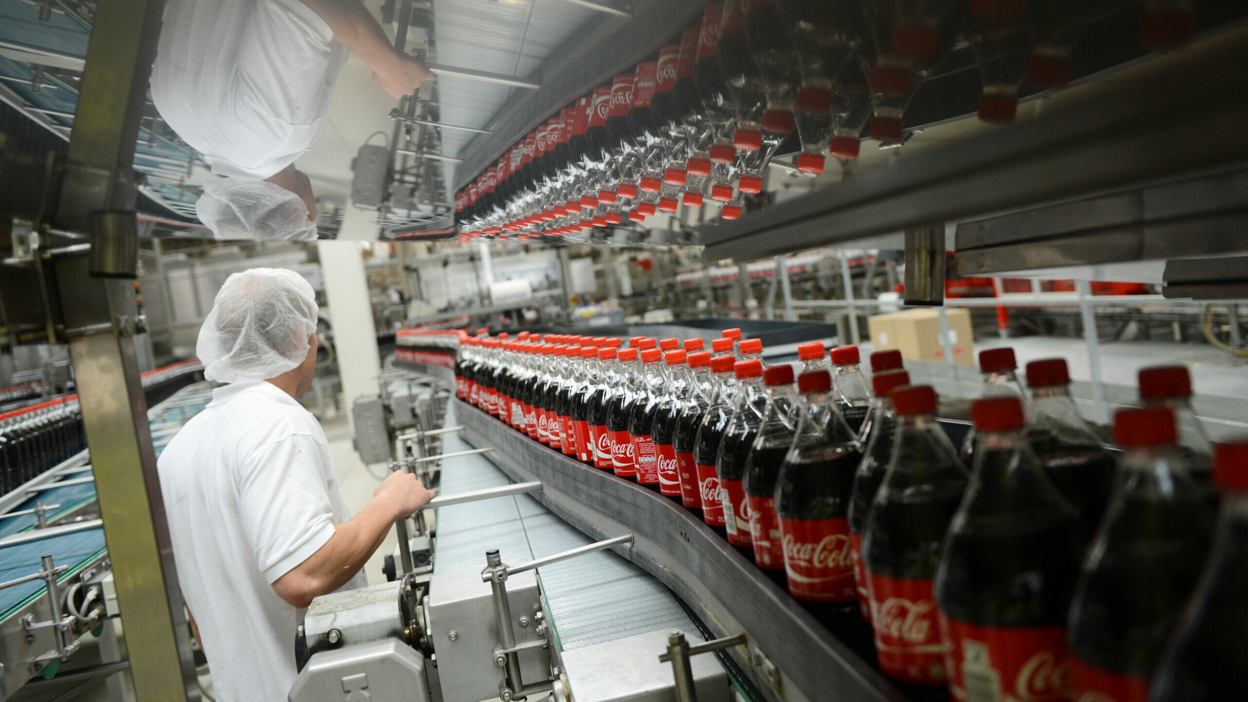 Coca-Cola gana 1.880 millones en el segundo trimestre, un 28% menos