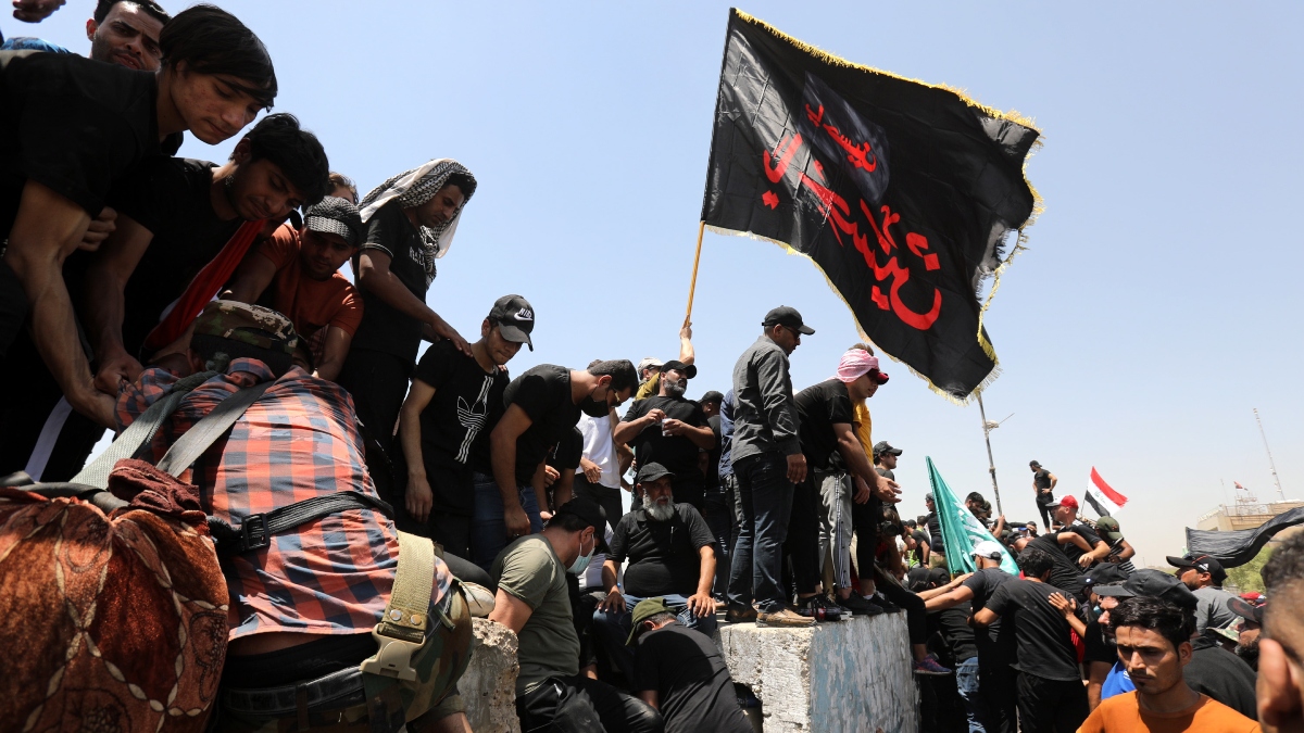 La inestabilidad política se enquista en Irak: los manifestantes permanecerán en el Parlamento