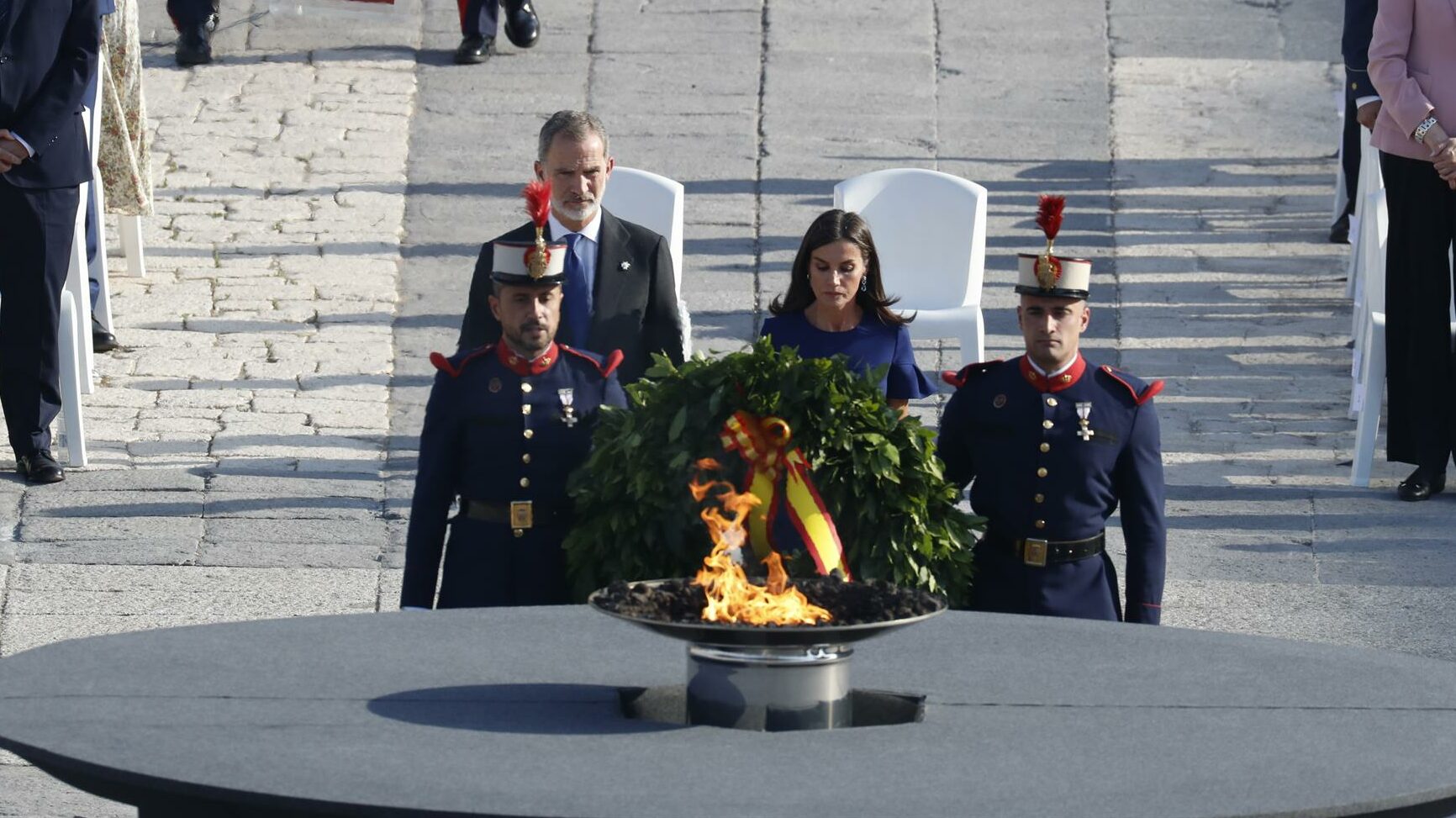 Los Reyes presiden el homenaje de Estado a las víctimas de la pandemia en el Palacio Real