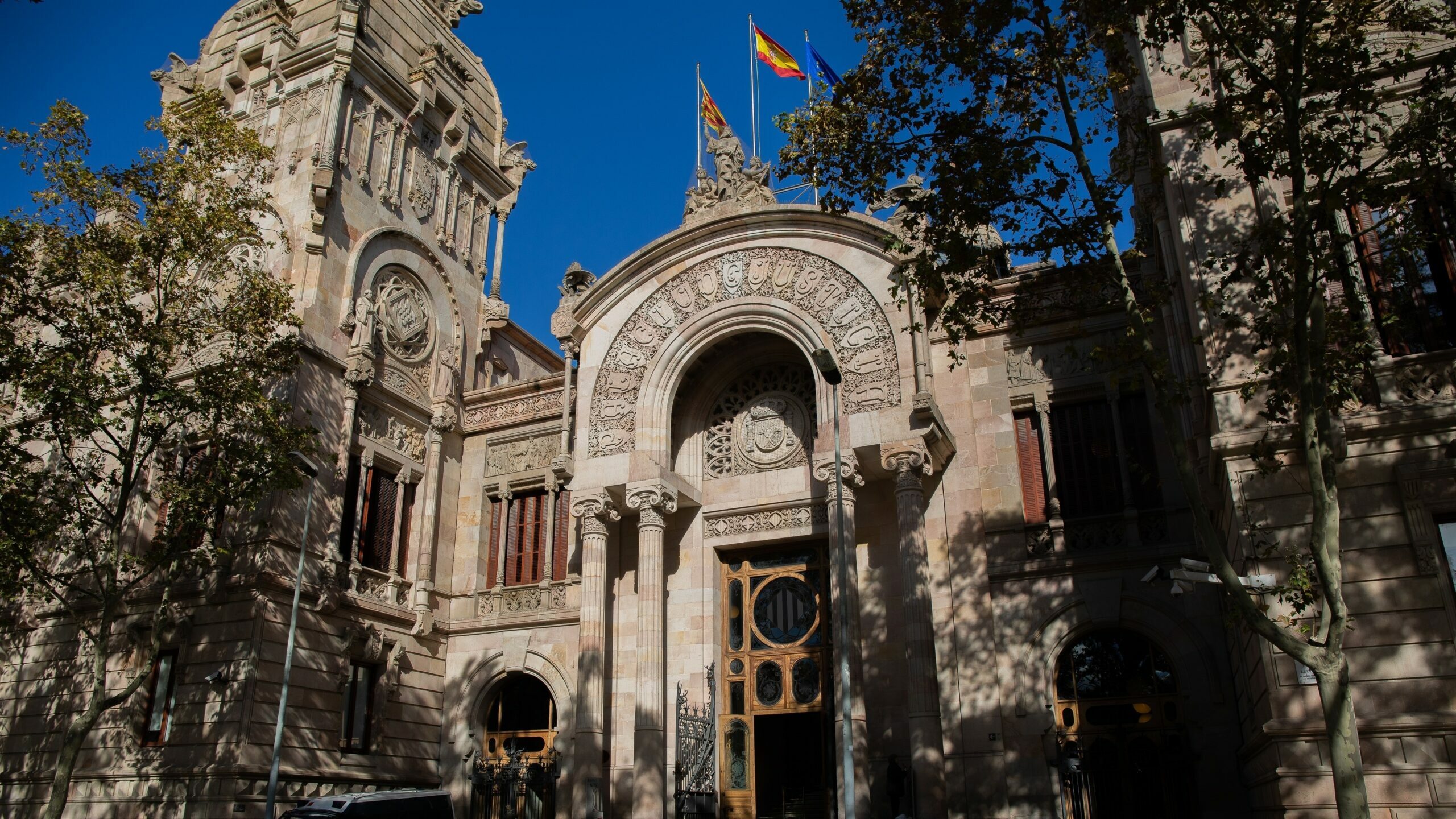 La Justicia catalana lleva al Constitucional la nueva normativa catalana sobre lenguas en la escuela