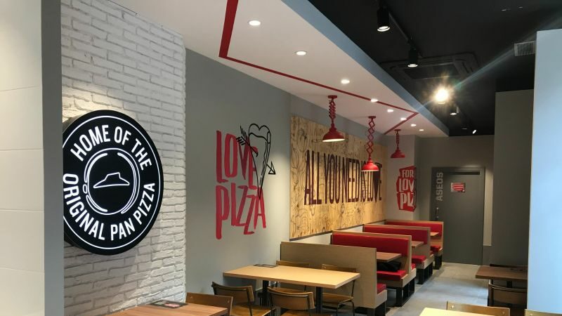 Mixor alcanza un acuerdo mayoritario con los sindicatos en la negociación del ERE que afecta a sus tiendas de Pizza Hut en España
