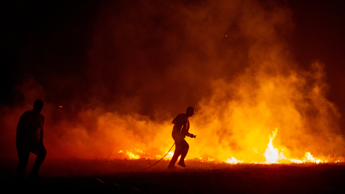 El incendio de Boiro (A Coruña) arrasa ya 800 hectáreas y continúa sin control
