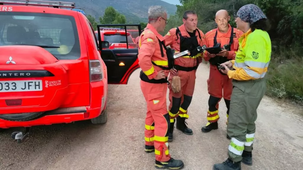 Los incendios en España calcinan cerca de 11.000 hectáreas y elevan los desalojos