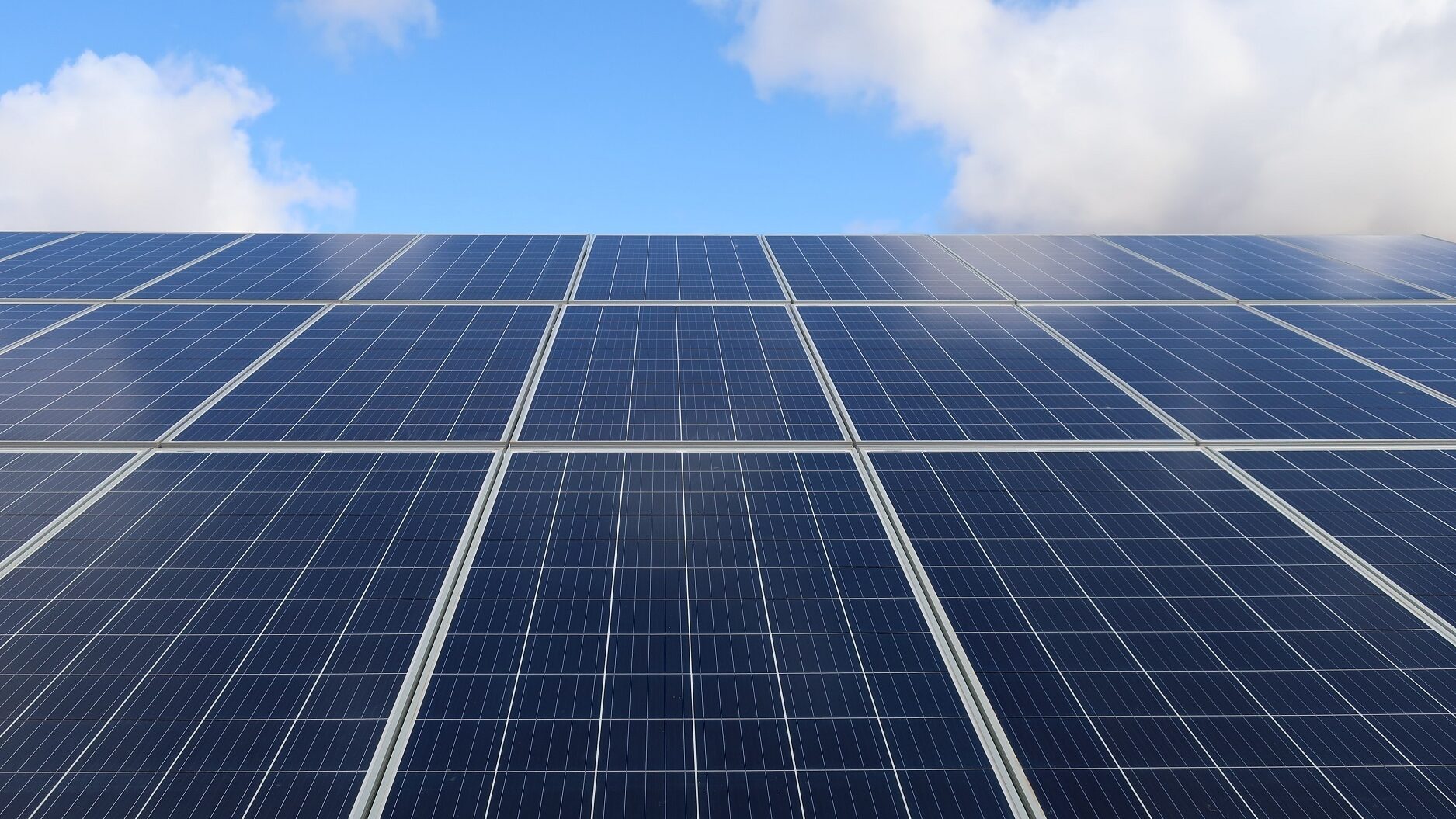 Iberdrola iniciará "en breve" la construcción de cuatro fotovoltaicas en Alcántara que abastecerán a 100.000 hogares