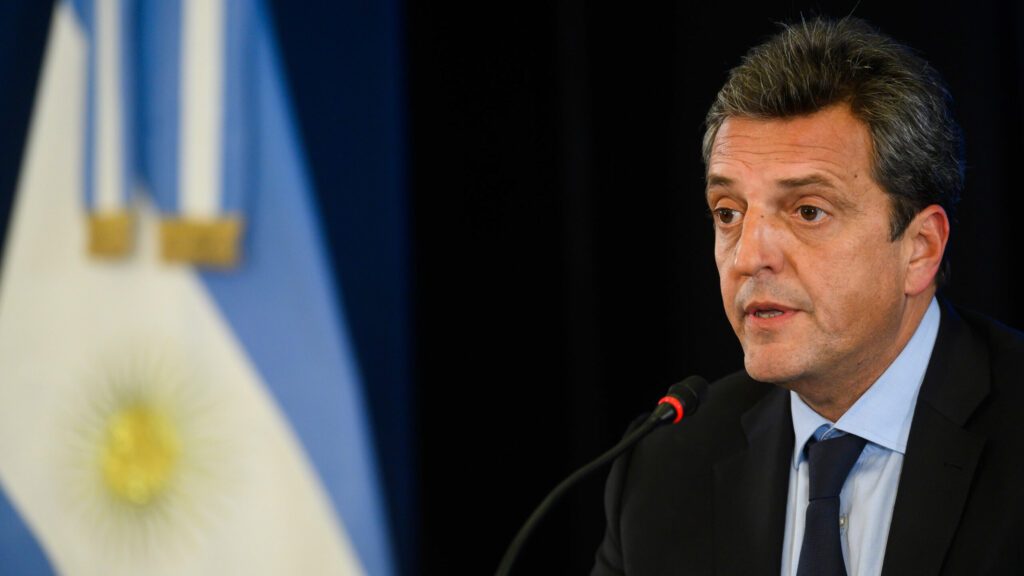 Argentina registra déficit comercial de 437 millones de dólares en julio